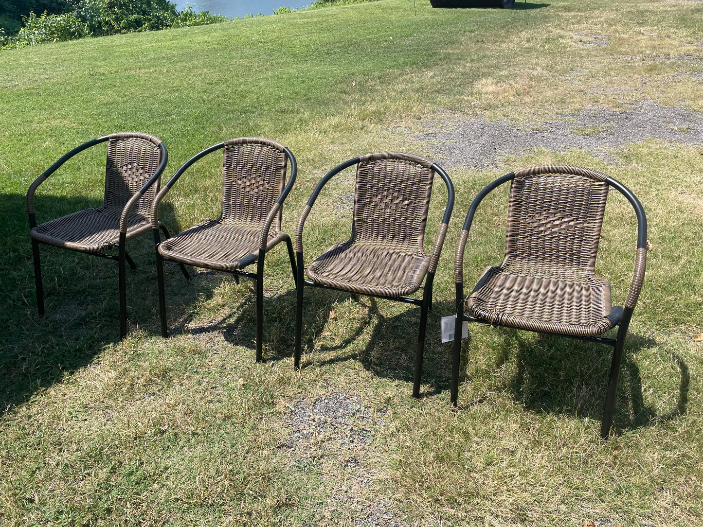 4 wicker & metal patio chairs 🪴🍹