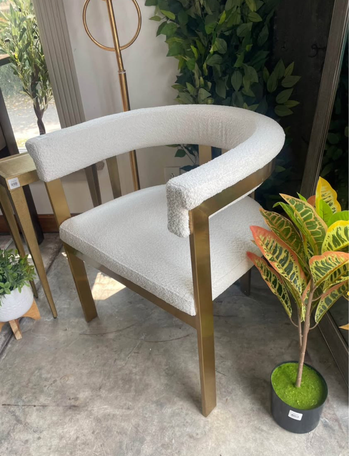 Modern ivory & gold sherpa accent chair ✨