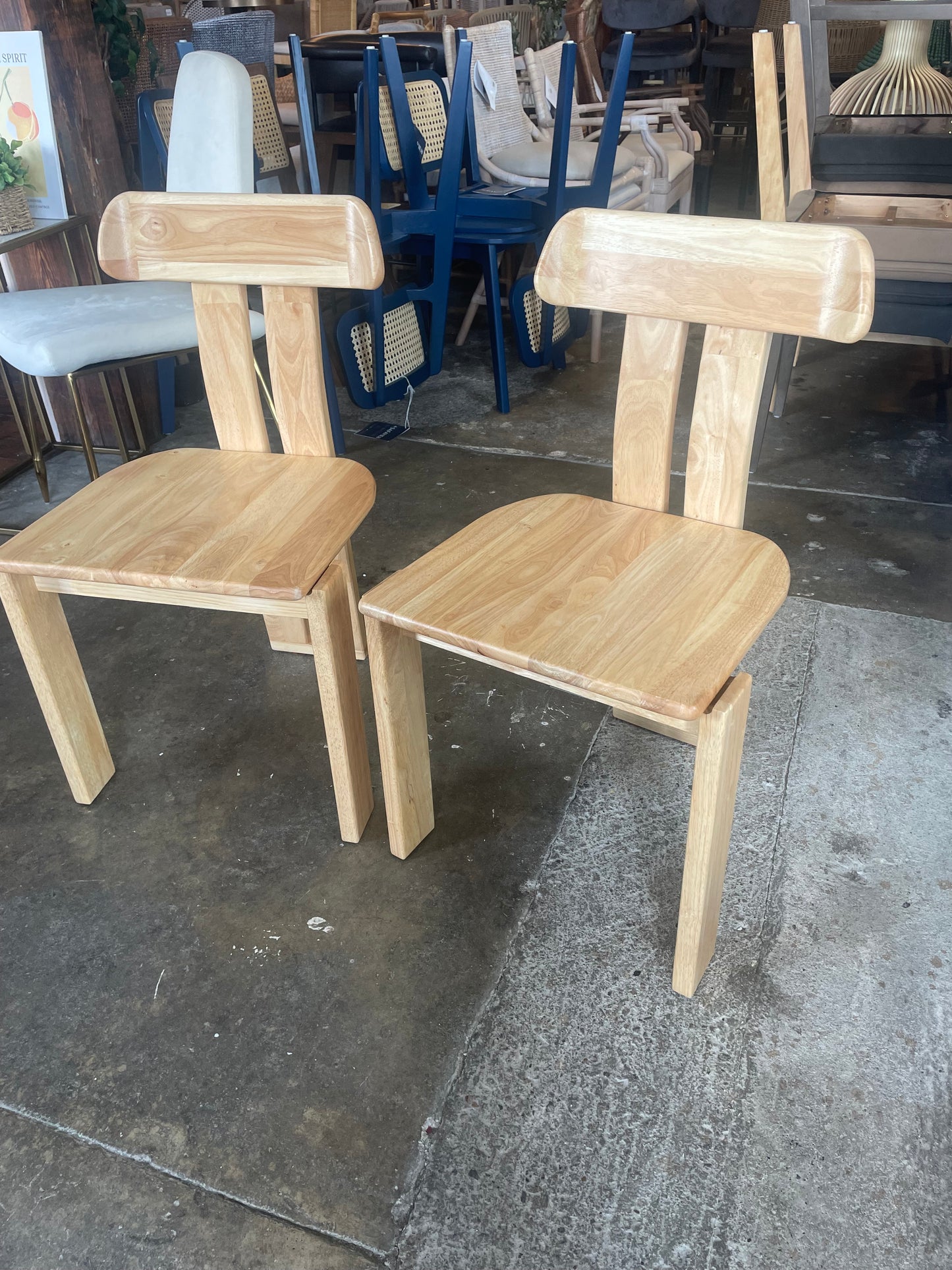 2 blonde wood modern dining chairs 🌺