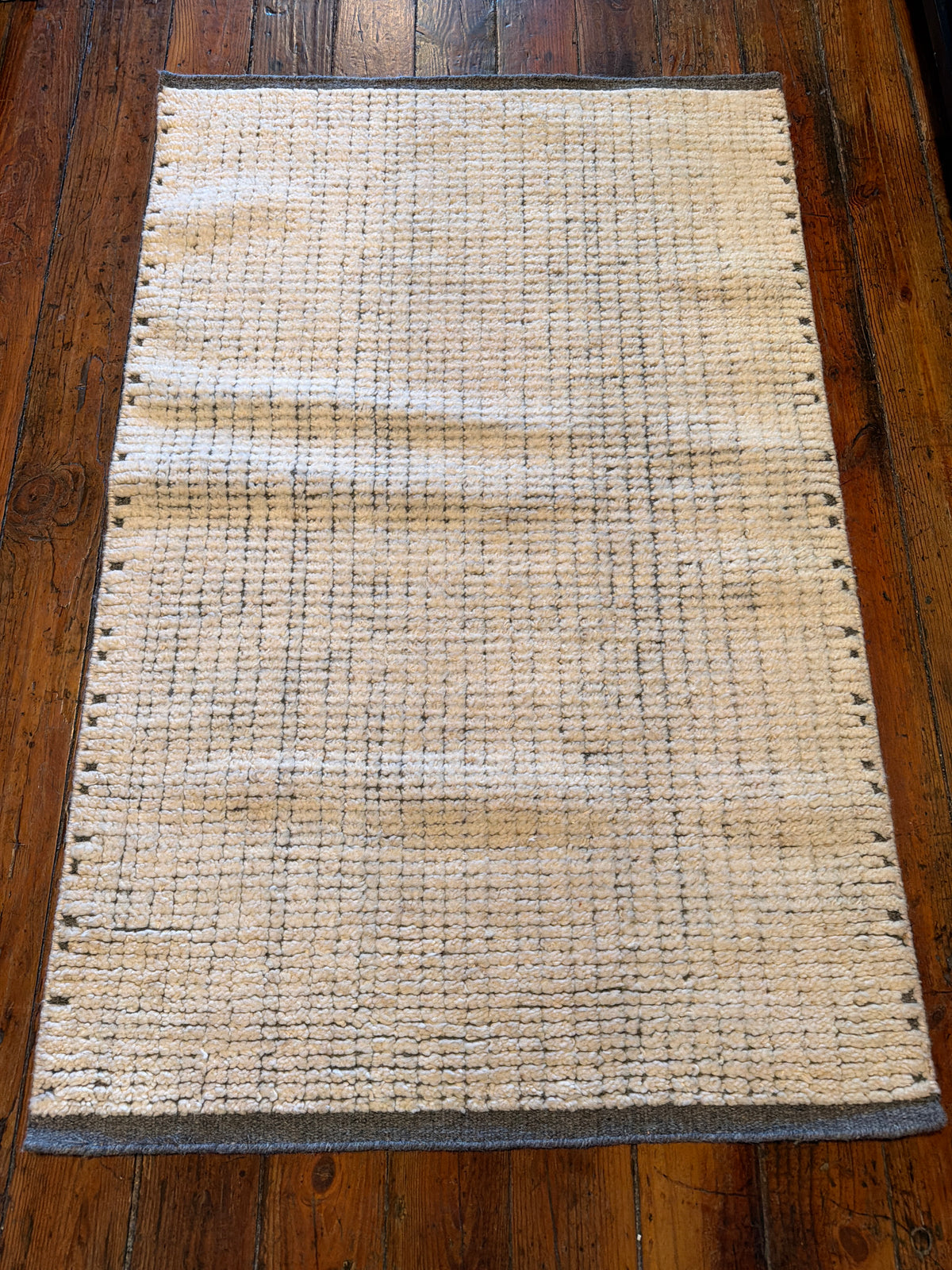 3x5 cream wool rug w/ blue edge rug 🐑
