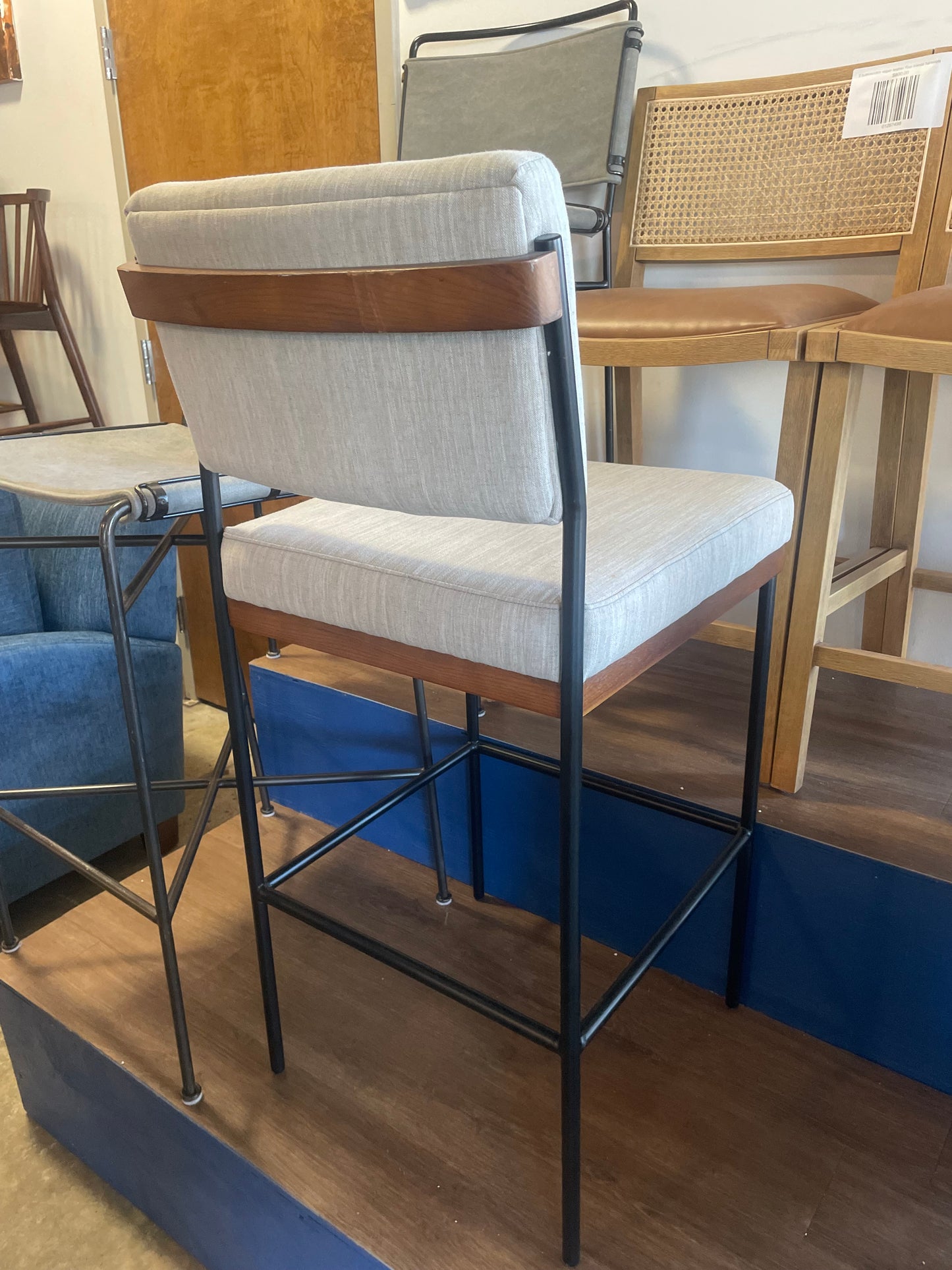 Four Hands grey linen barheight barstool 🥂