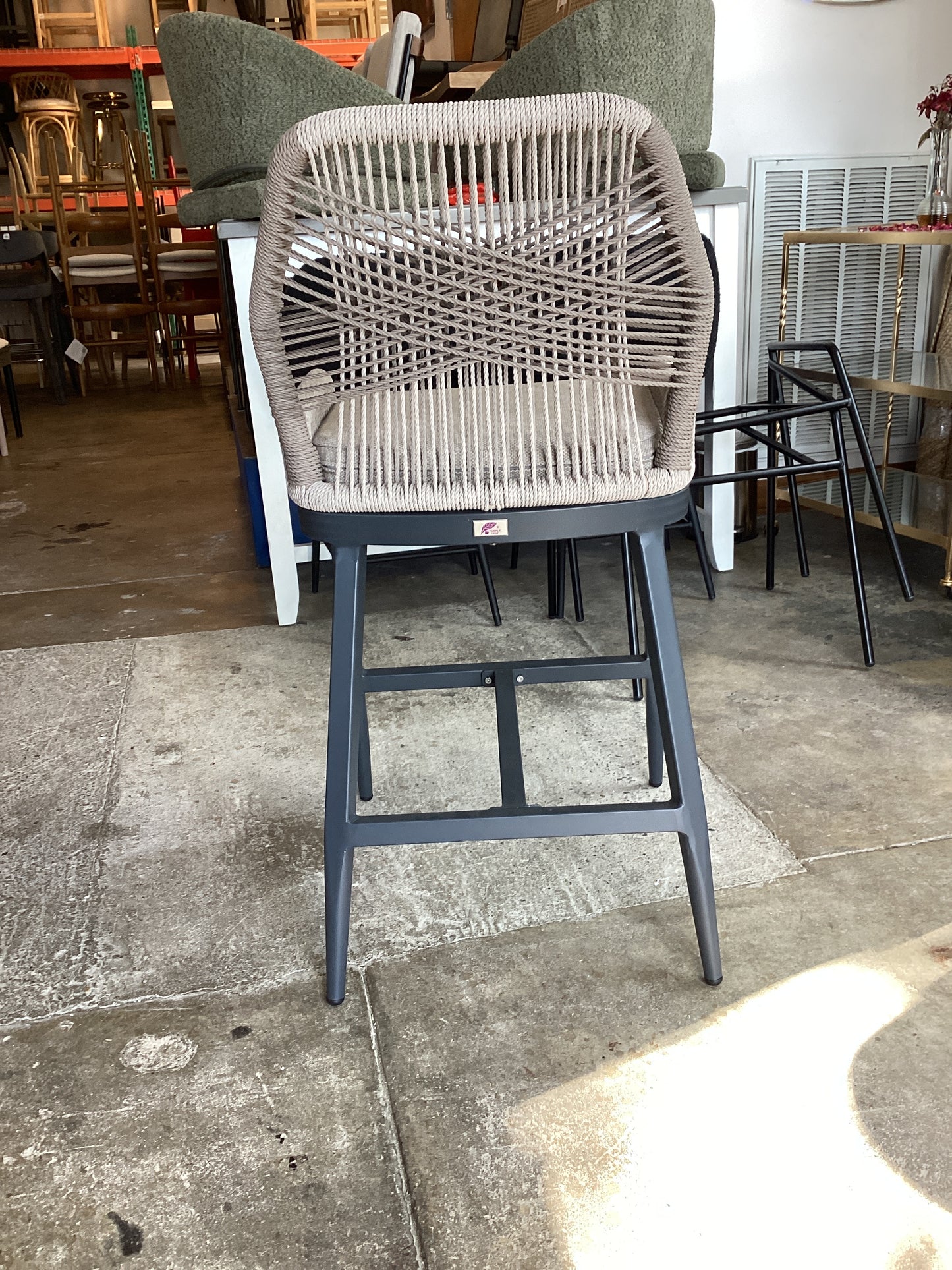 Woven back indoor/outdoor counterheight stool with metal legs 🥃