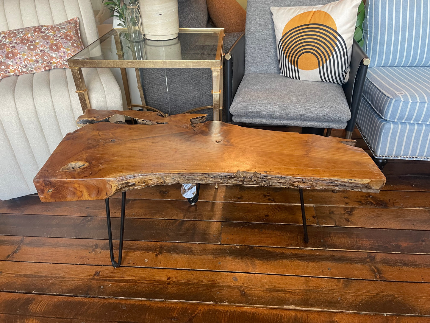 Teak live edge coffee table w/ black hairpin legs ☕️