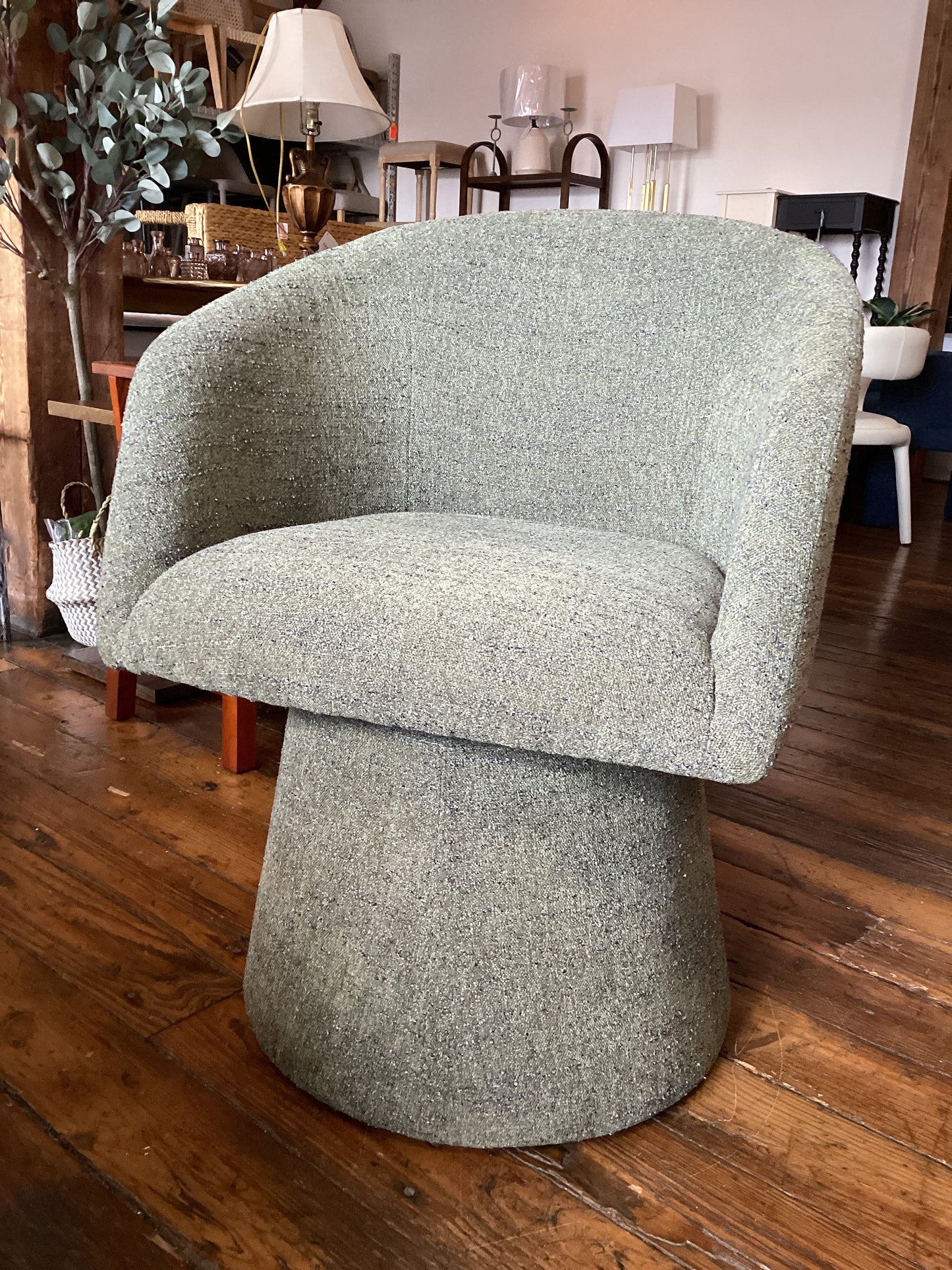 Chenille green upholstered swivel chair 🌿