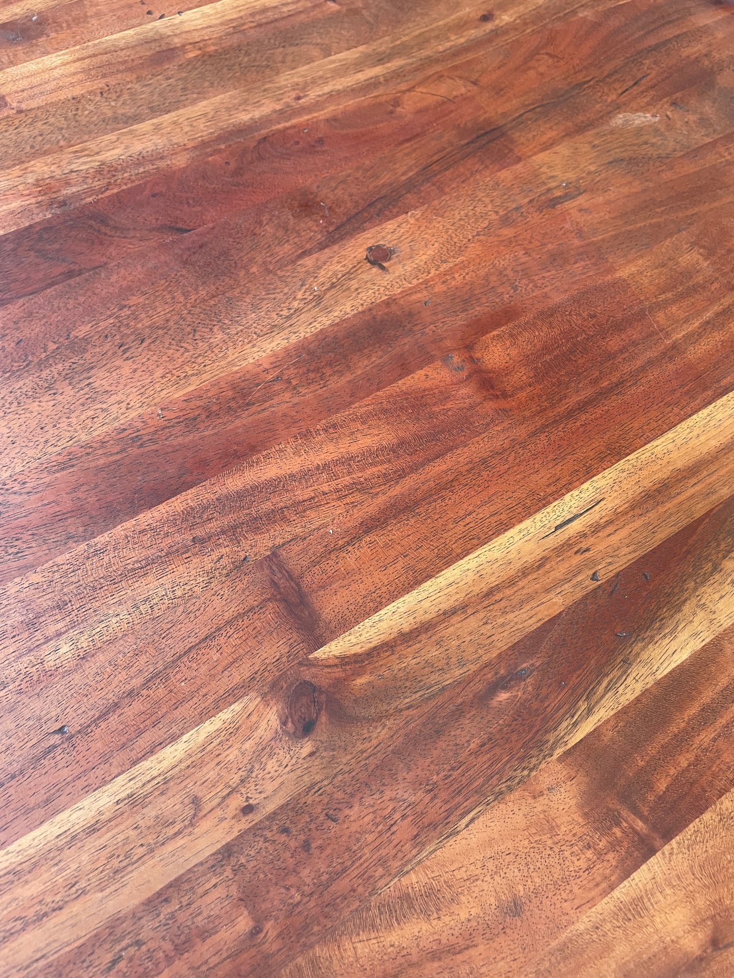Gorgeous brown wood 26” pedestal coffee table ☕️