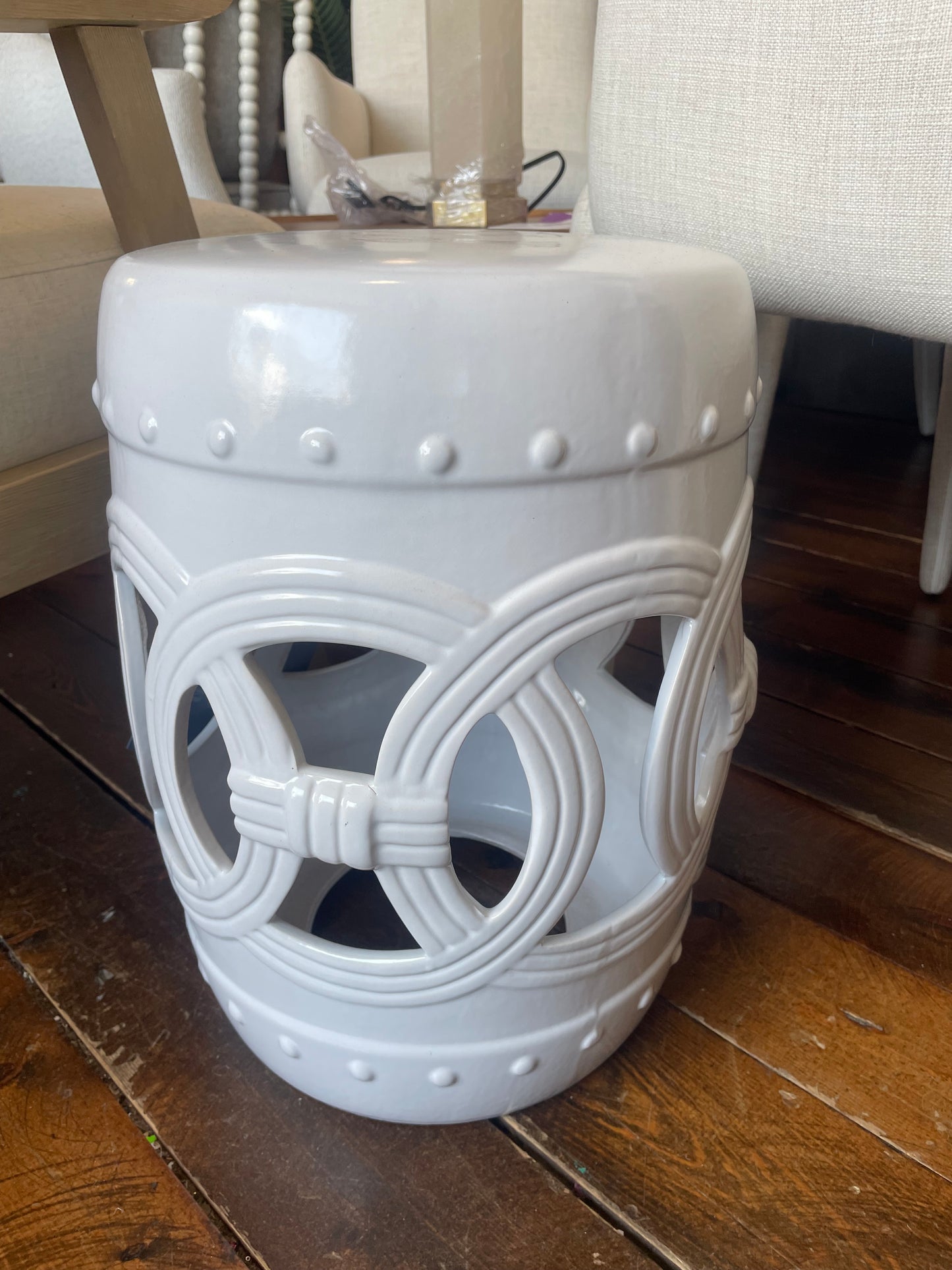 Ceramic white garden stool 🤍