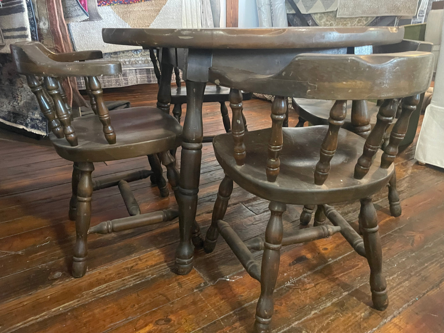 Vintage wood dining table w/ 4 chairs 🪑