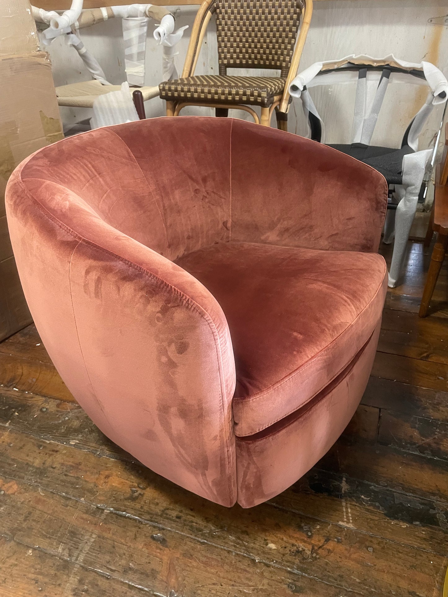 Blush Upholstered Swivel Barrel Chair🪷