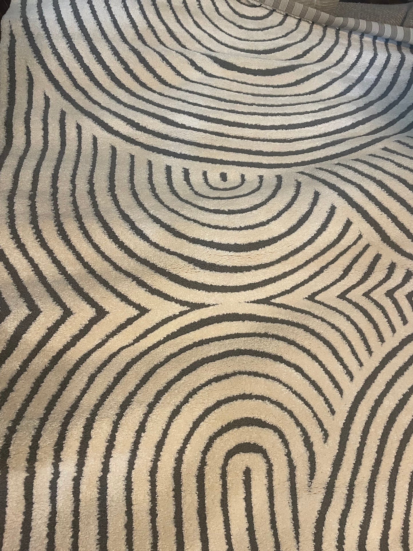 6’7” square arched soft cream & blueish grey rug 🤍