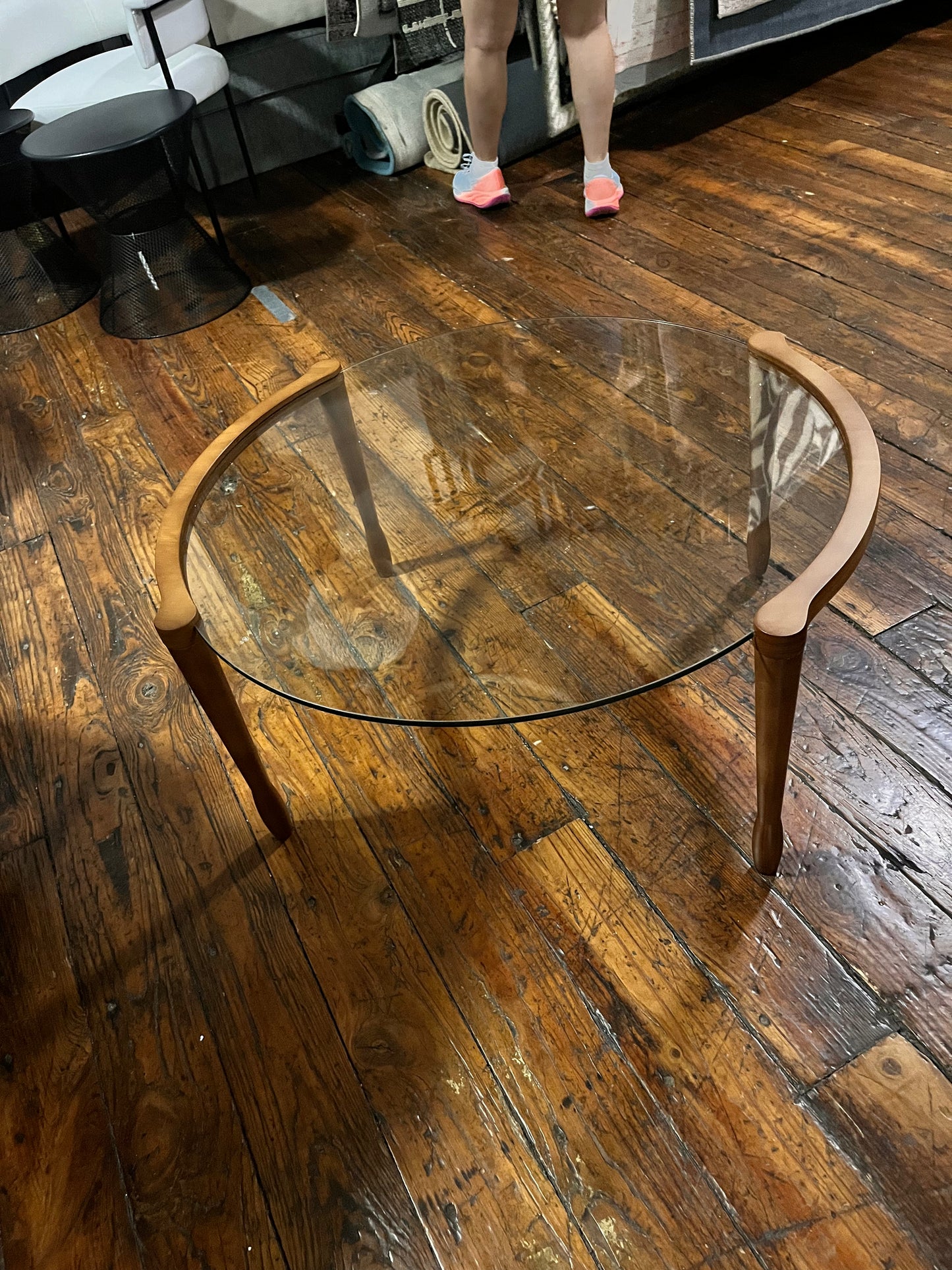 Floating glass coffee table w/ walnut legs ☕️