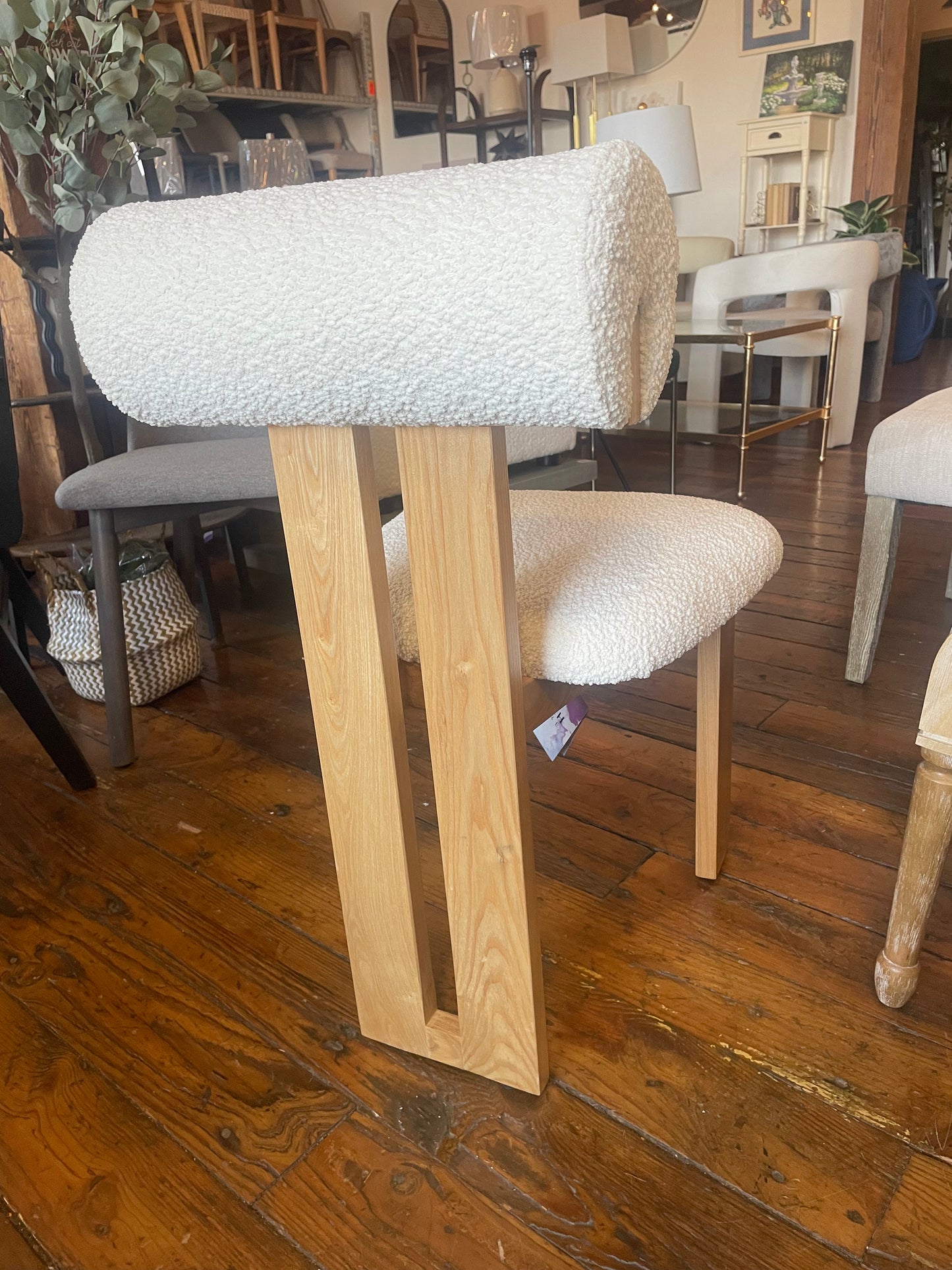 Modern elegant white boucle chair w/ wood frame 🤍