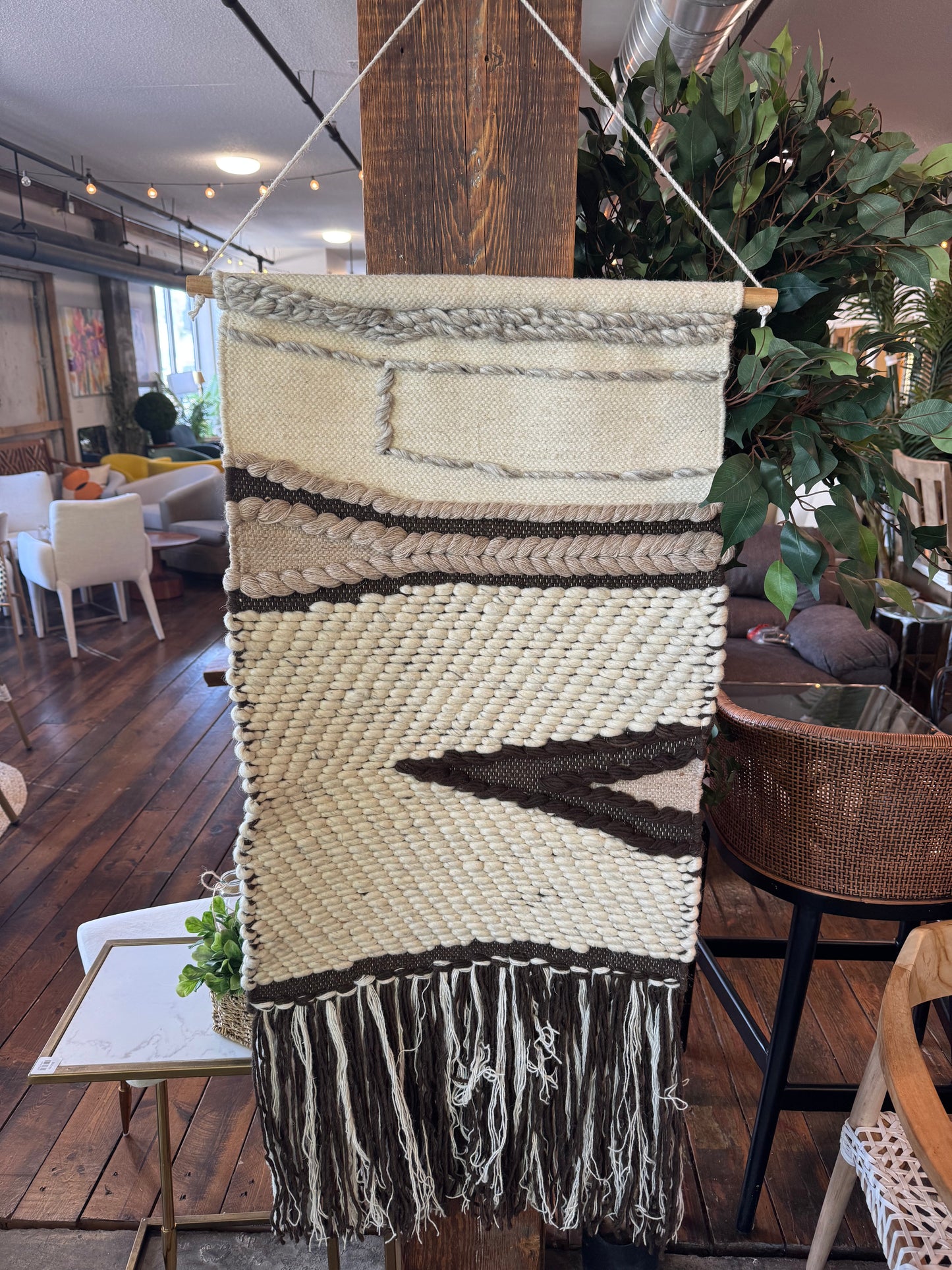 Hanging beige & brown woven tapestry🤎