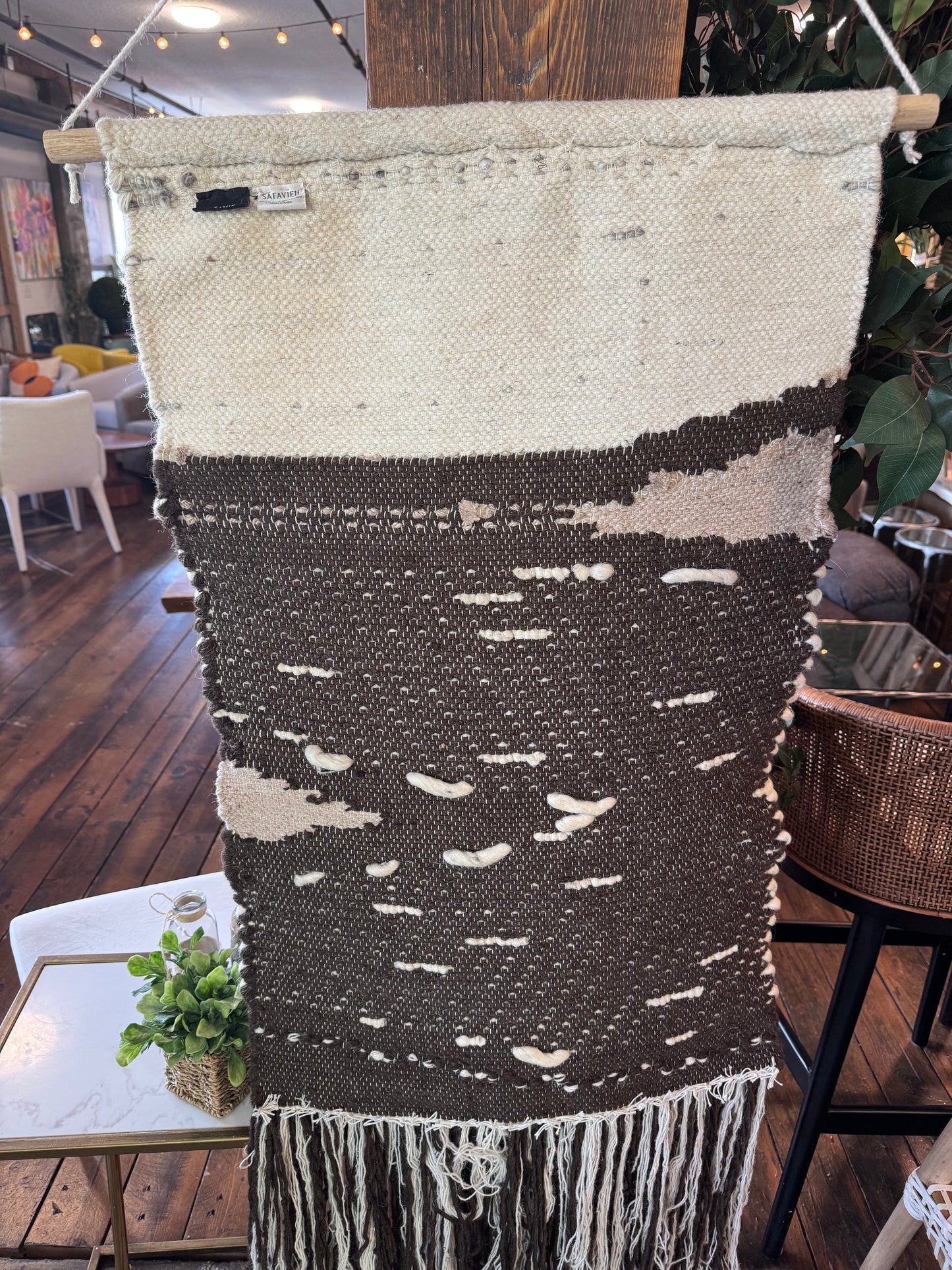 Hanging beige & brown woven tapestry🤎