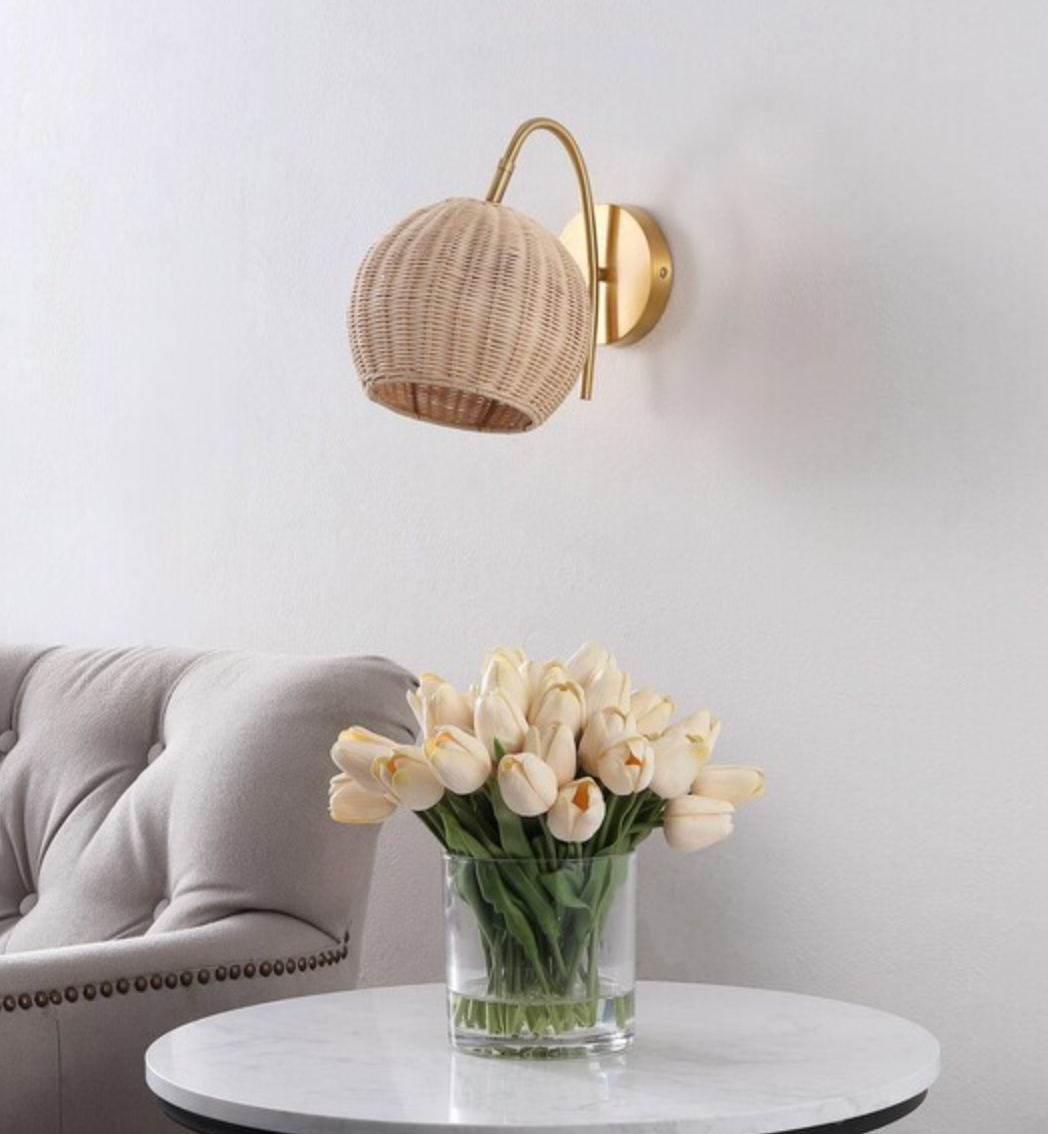 Natural rattan & brass set of 2 wall sconces 🌵