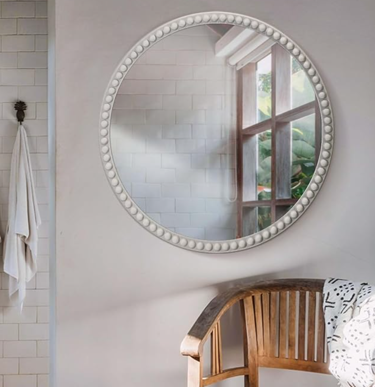 White beaded frame 30" diameter mirror 🤍