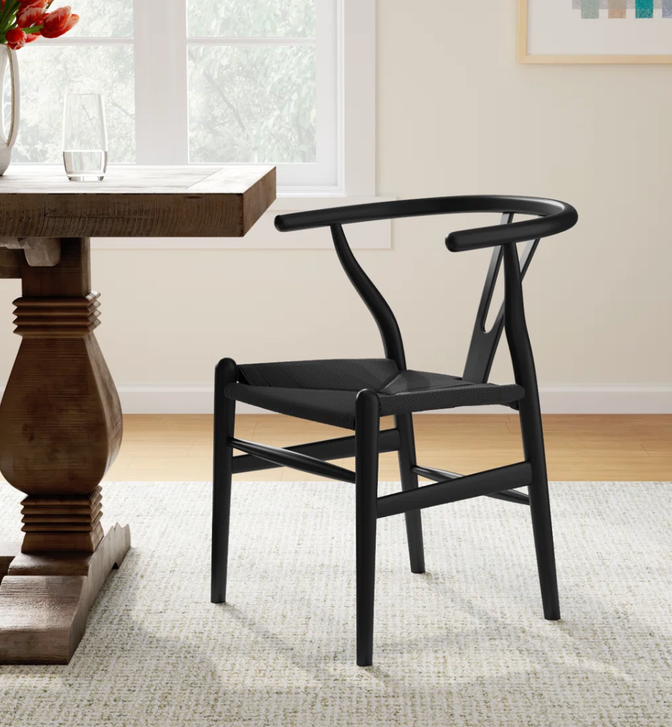 Black woven wishbone dining chair 🖤