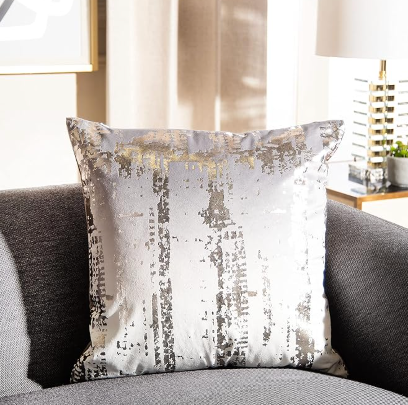 Silver/beige 18" accent pillow 🩶