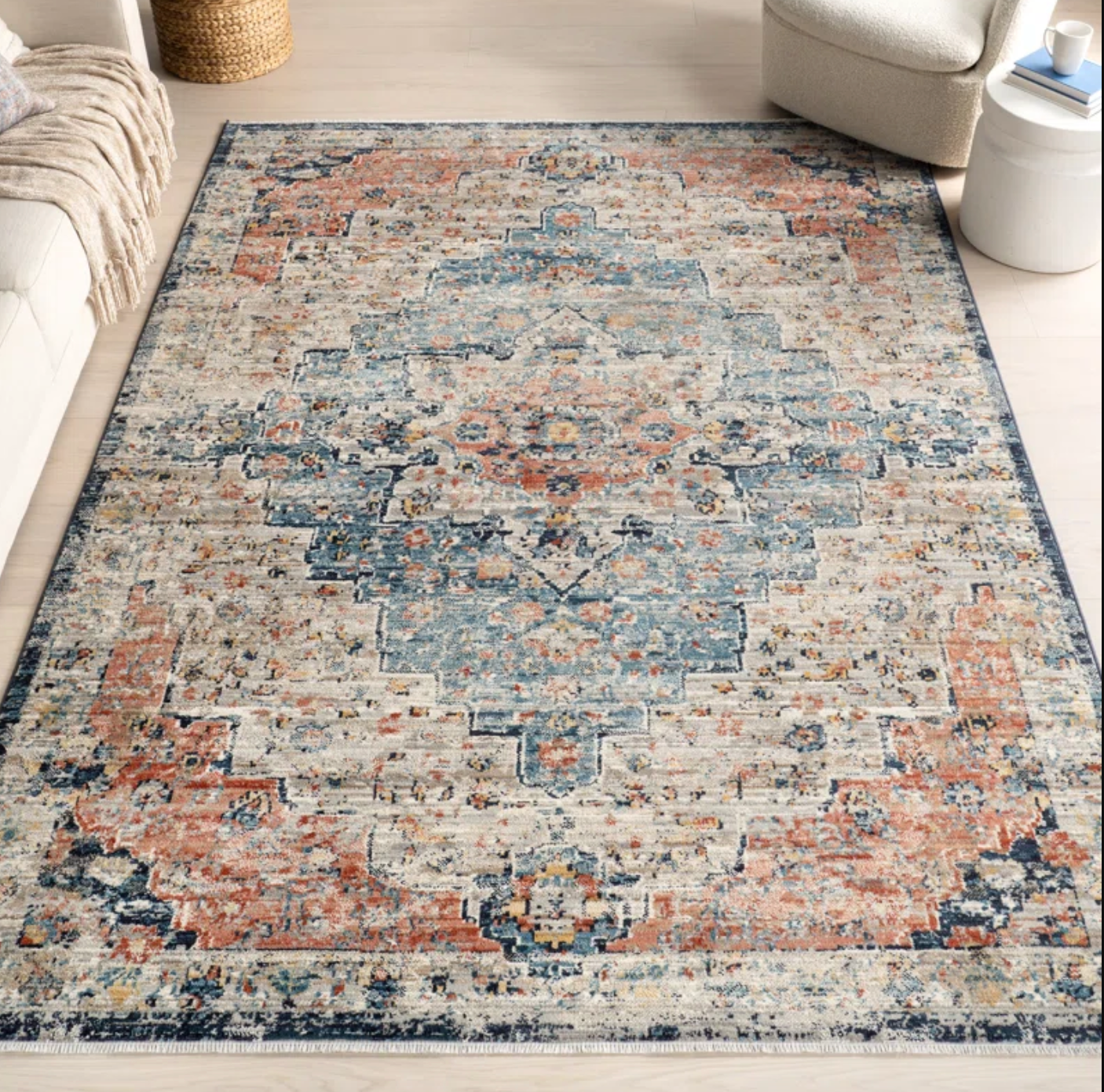 8x10 coral & navy vintage-inspired rug 🌷