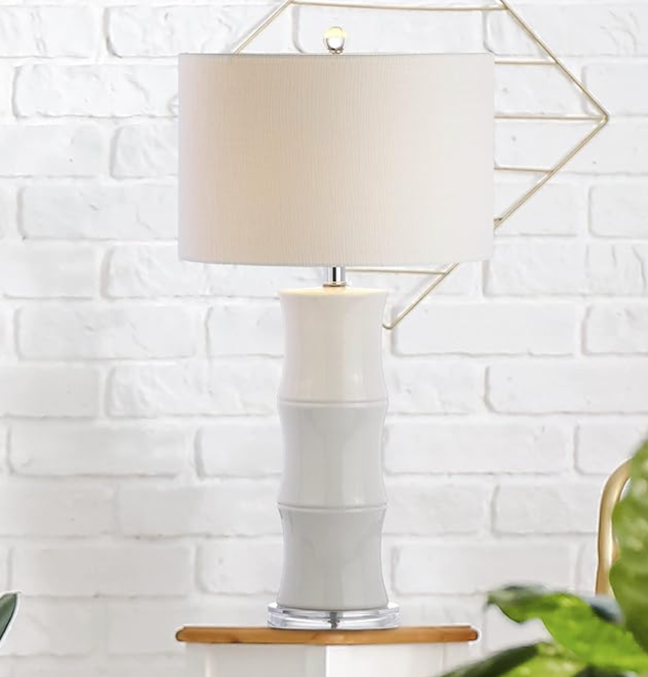 Tiki 26.5" white ceramic table lamp 💡