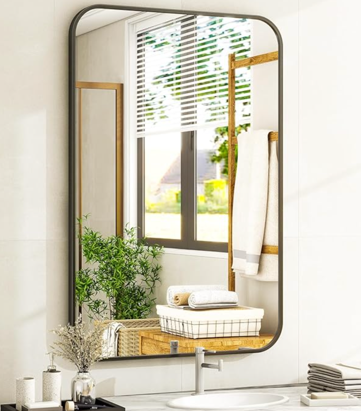 Black-framed 26x38 rounded mirror 🖤