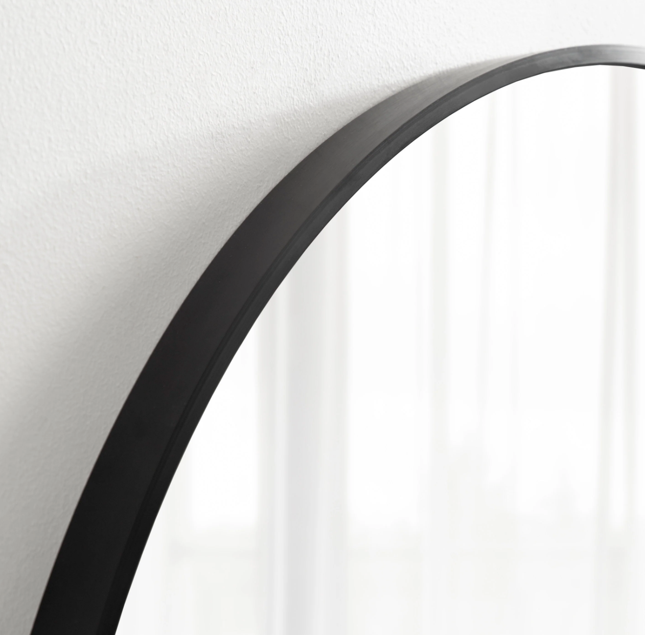 Modern black 34" round metal mirror 🖤