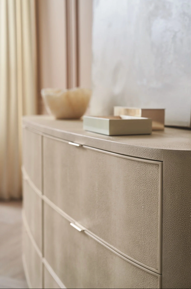 Textured ivory 6 drawer dresser with gold handles 💐