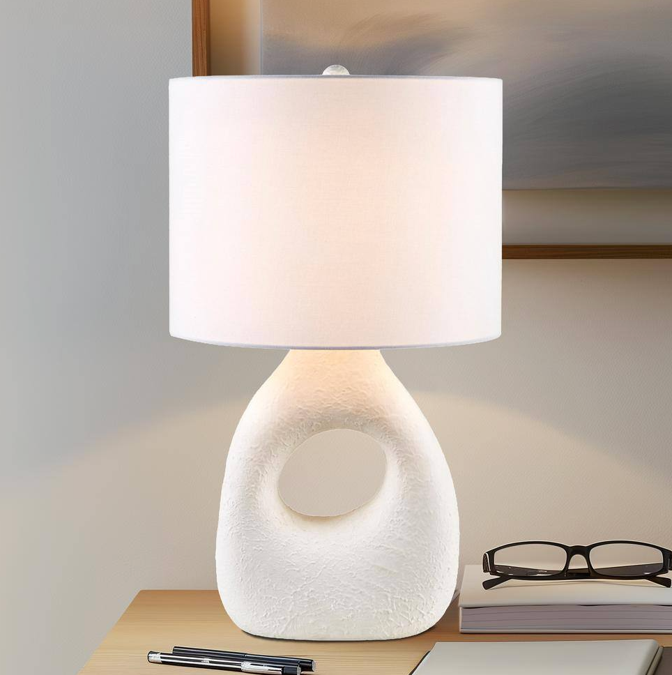 White ceramic 22" table lamp 🤍