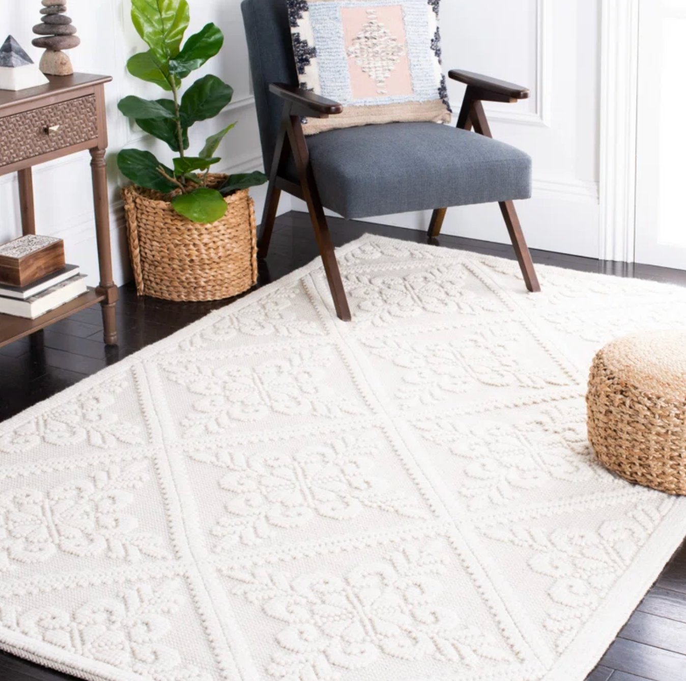 5x8 hand woven ivory wool geometric rug 🤍