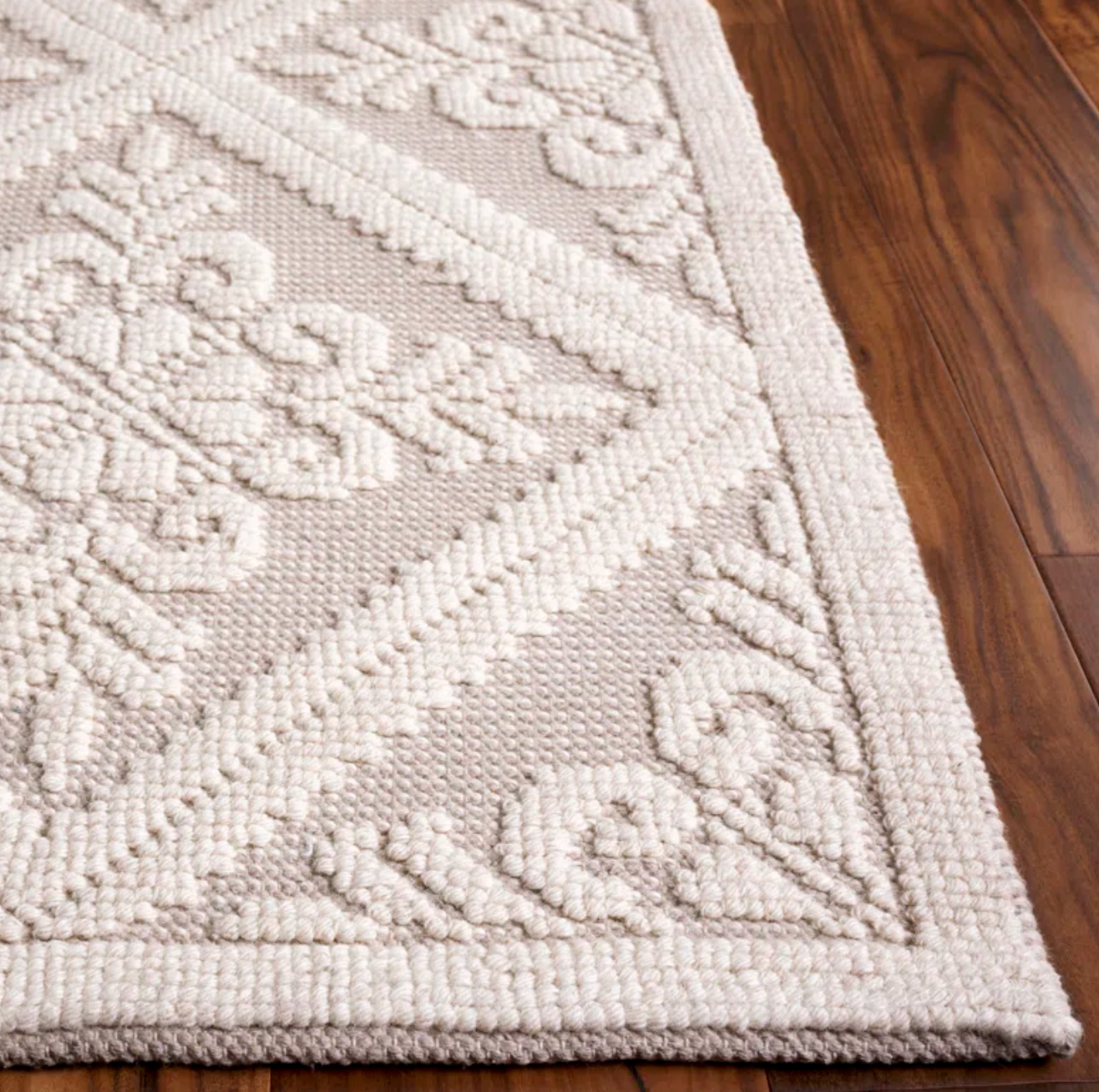 5x8 hand woven ivory wool geometric rug 🤍