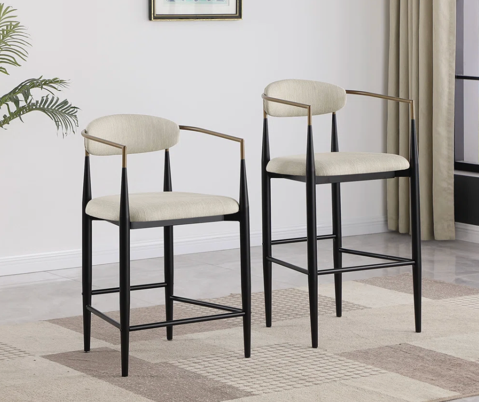 Upholstered counterheight barstool w/ black & gold frame 🥂