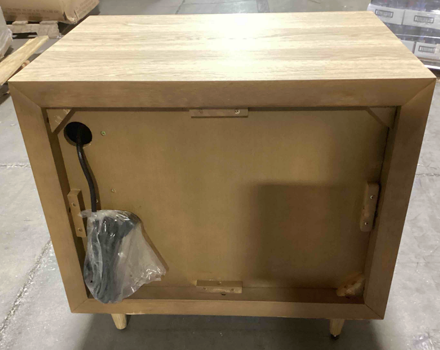 Oak 2-drawer nightstand w/ charging station ☕