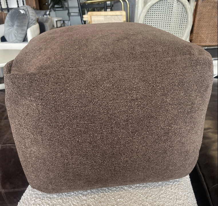 Small brown boucle pouf 🤎