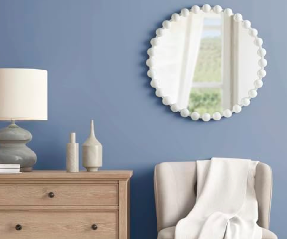 White 27" round beaded wall mirror 🤍