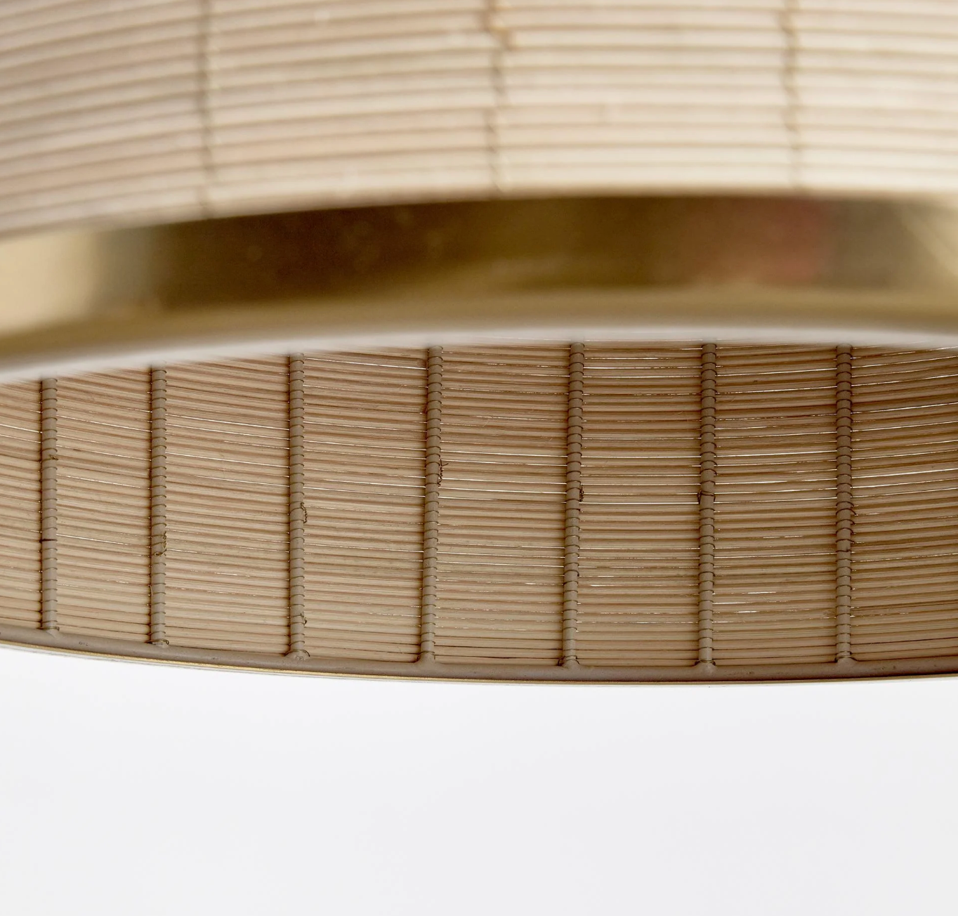 Stunning whitewash & brass dome pendant 💡