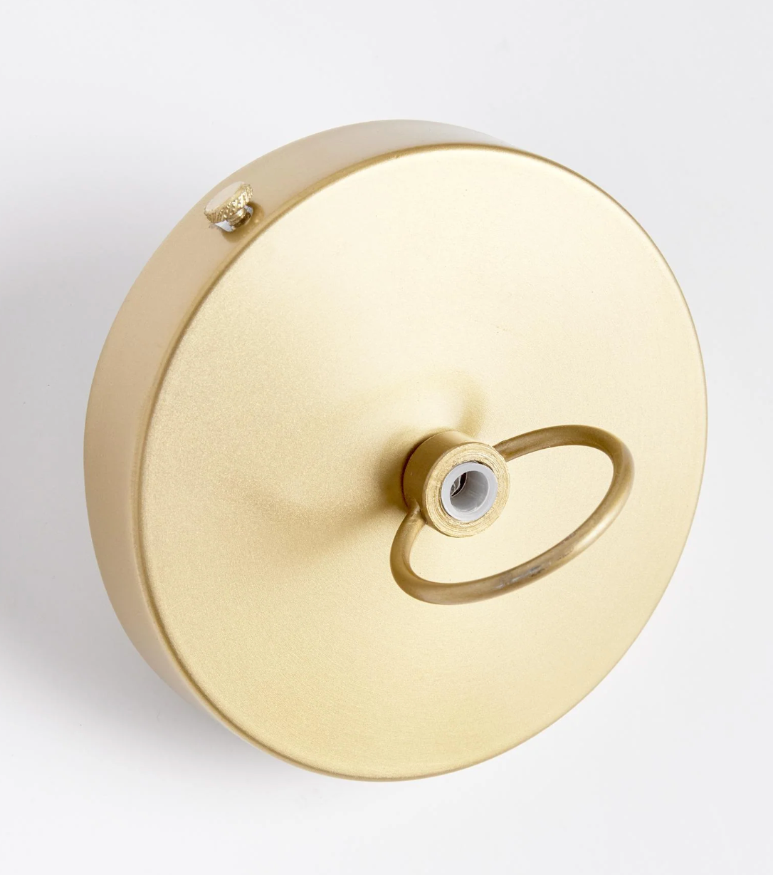 Stunning whitewash & brass dome pendant 💡