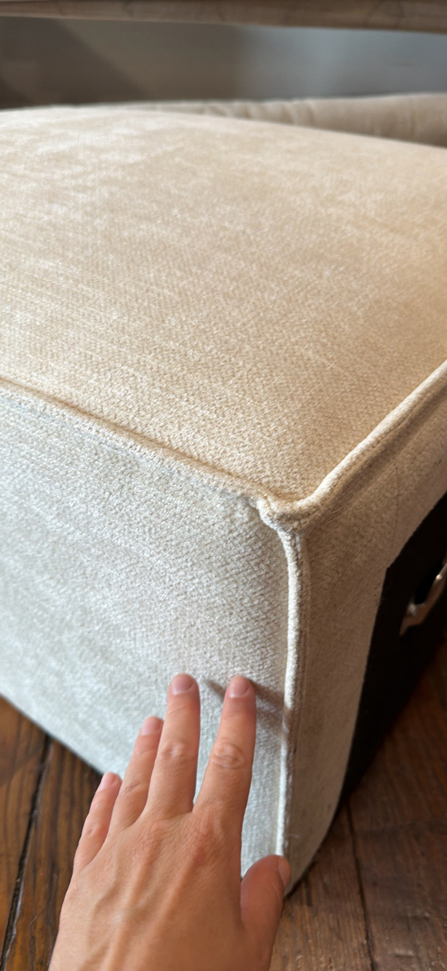 Soft cream modular ottoman 🤍