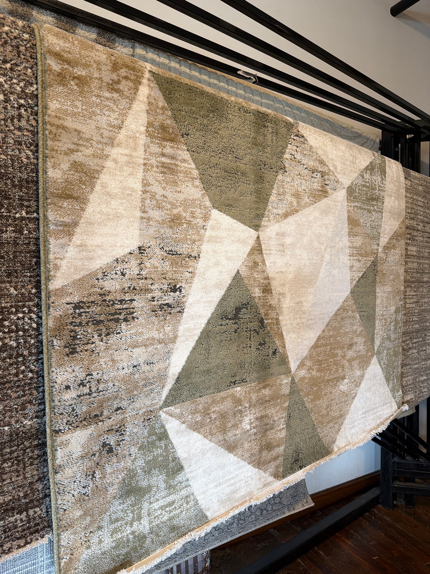 5x8 soft green, brown, & cream geometric rug 🍃