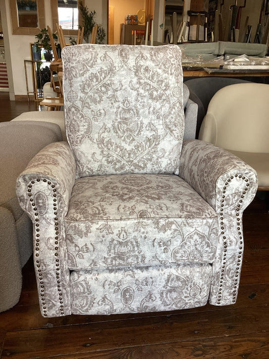 Grey & ivory floral recliner w/ nailhead trim 🩶
