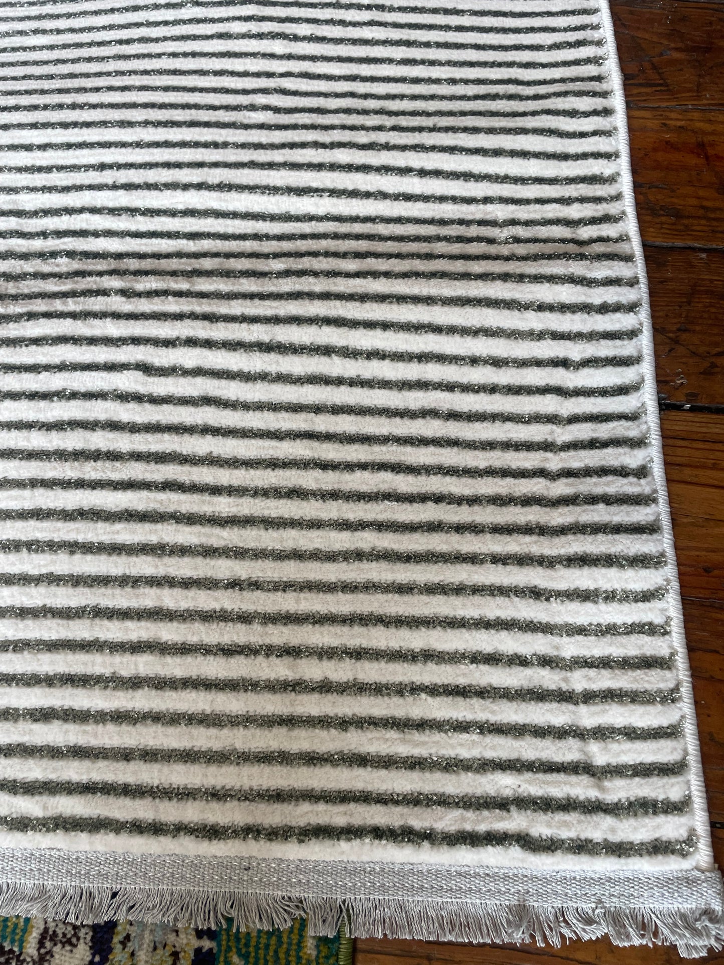 8x10 green/beige striped rug 🍀