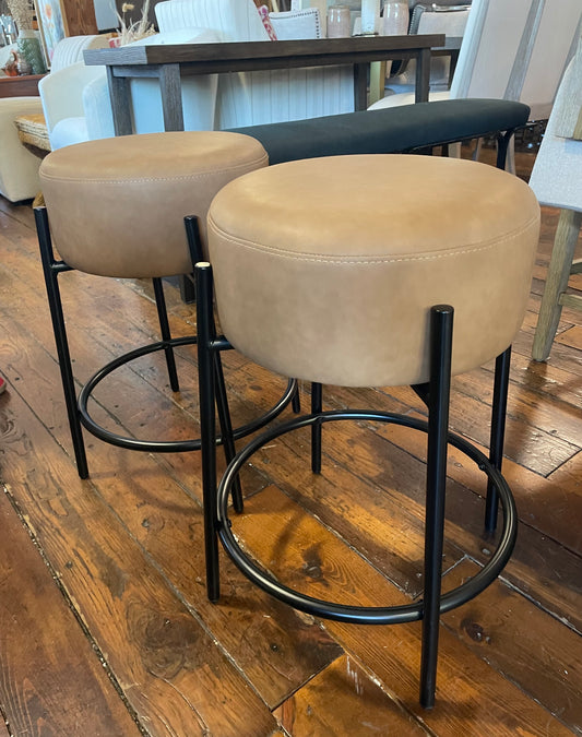 2 backless counterheight faux camel leather barstools 🥂