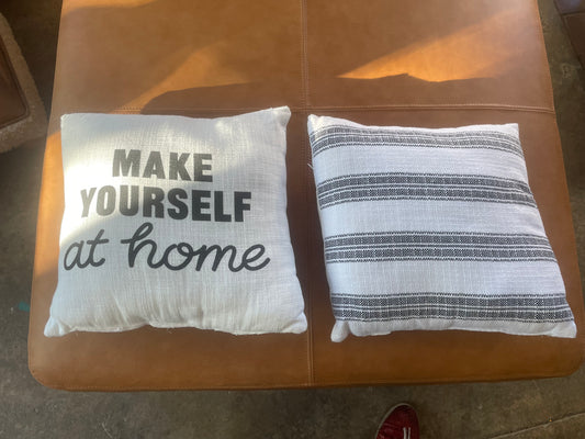 2 black & white cotton pillows 🏠