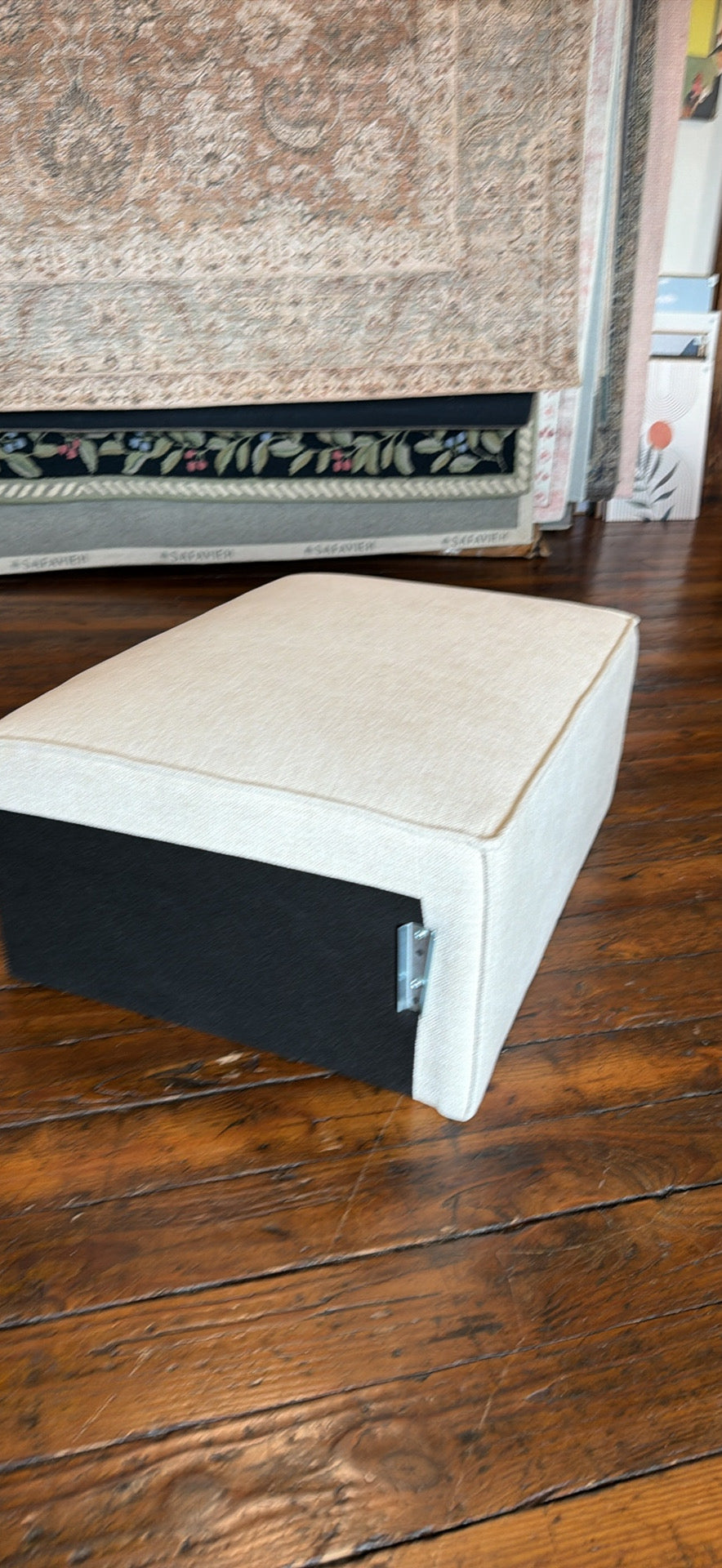 Soft cream modular ottoman 🤍