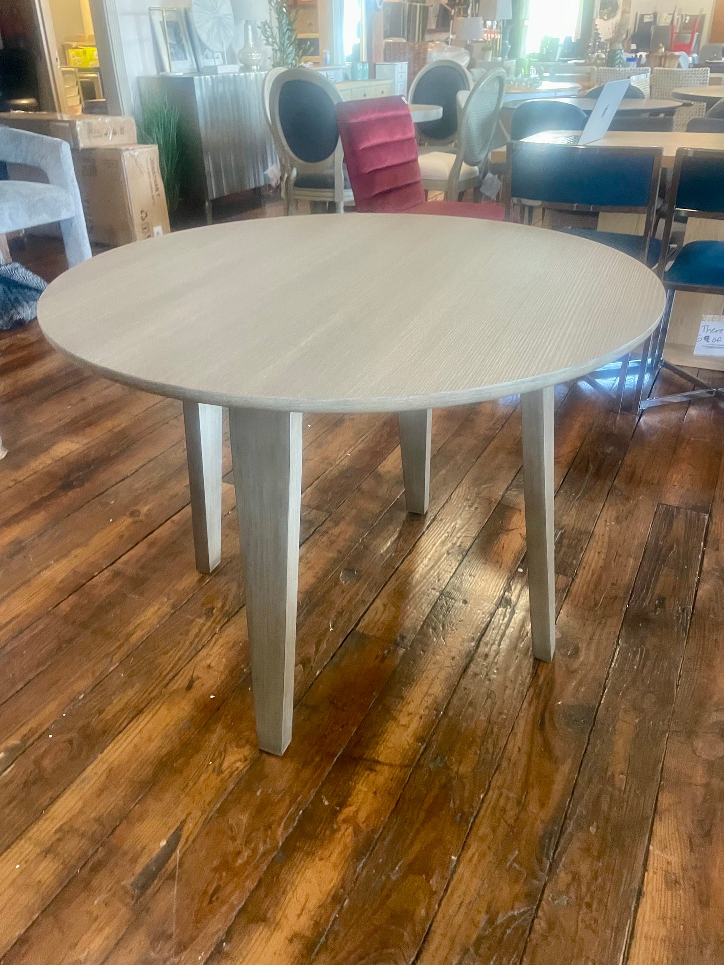 40" round grey wood dining table🍴