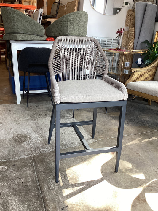 Woven back indoor/outdoor counterheight stool with metal legs 🥃
