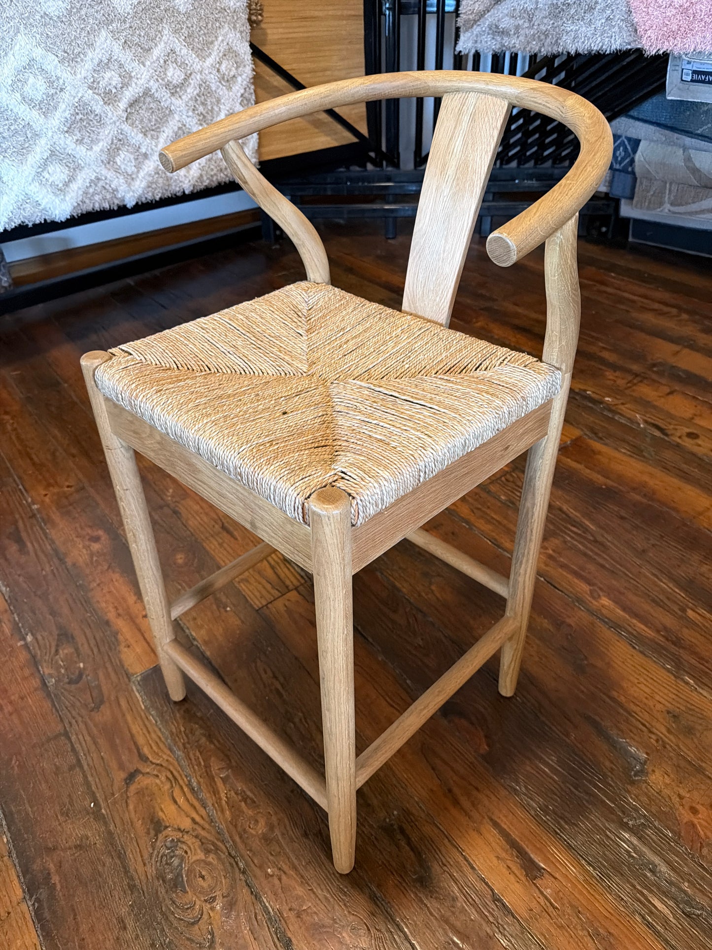Solid wood counterheight wishbone barstool w/ woven seat 🌻