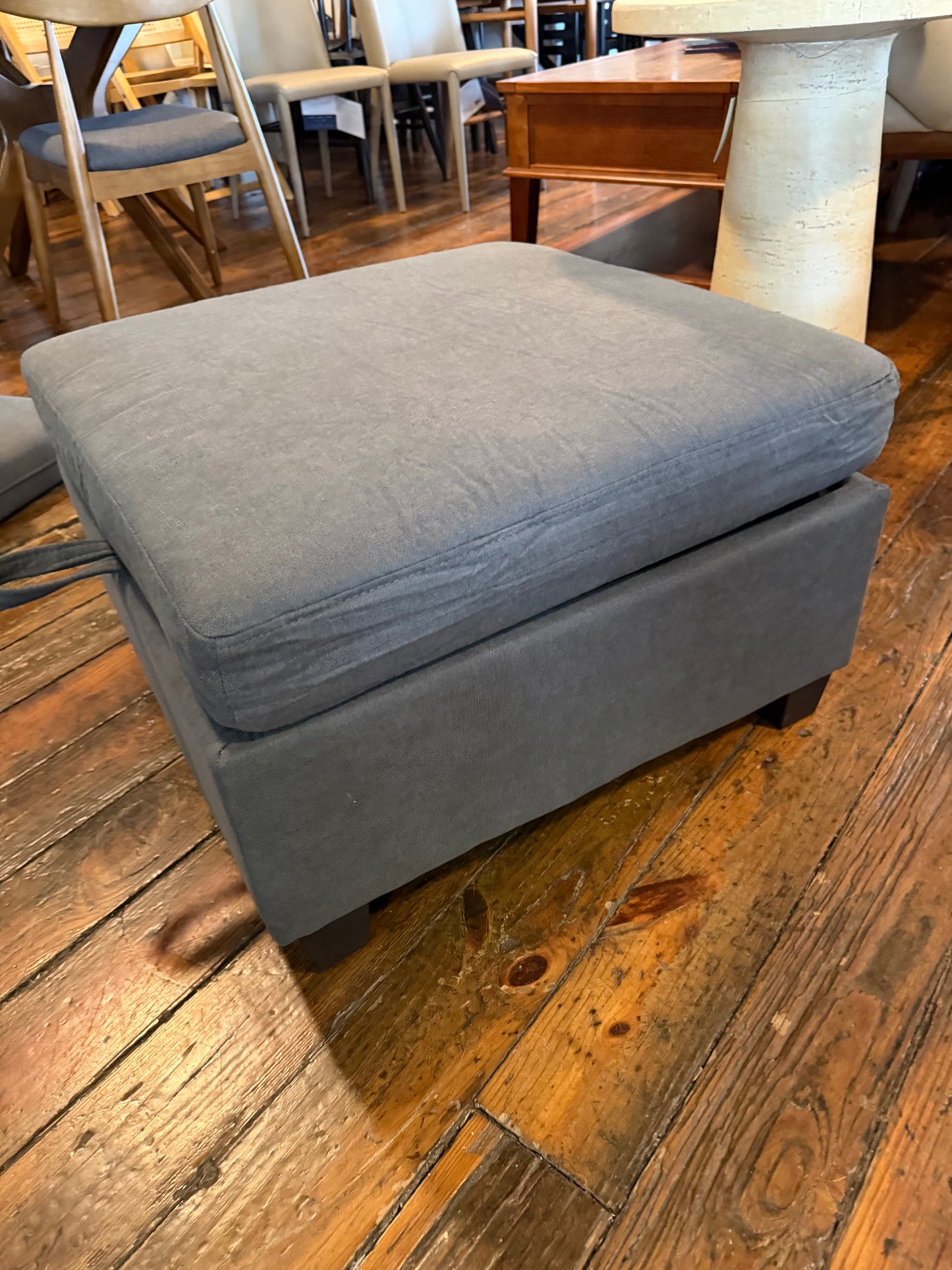 24” square soft grey storage ottoman 🩶