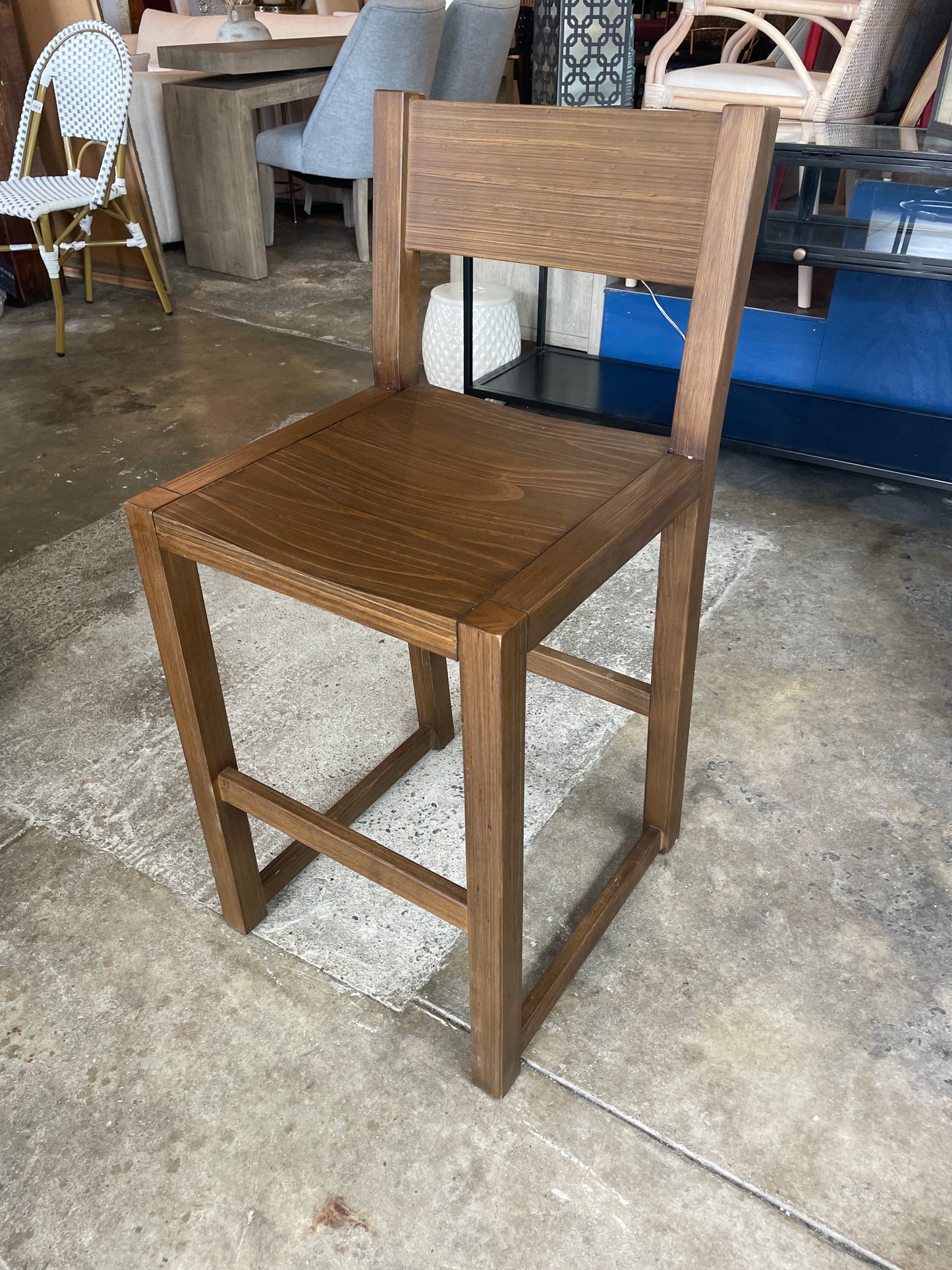 Modern honey brown counterheight barstool🍻
