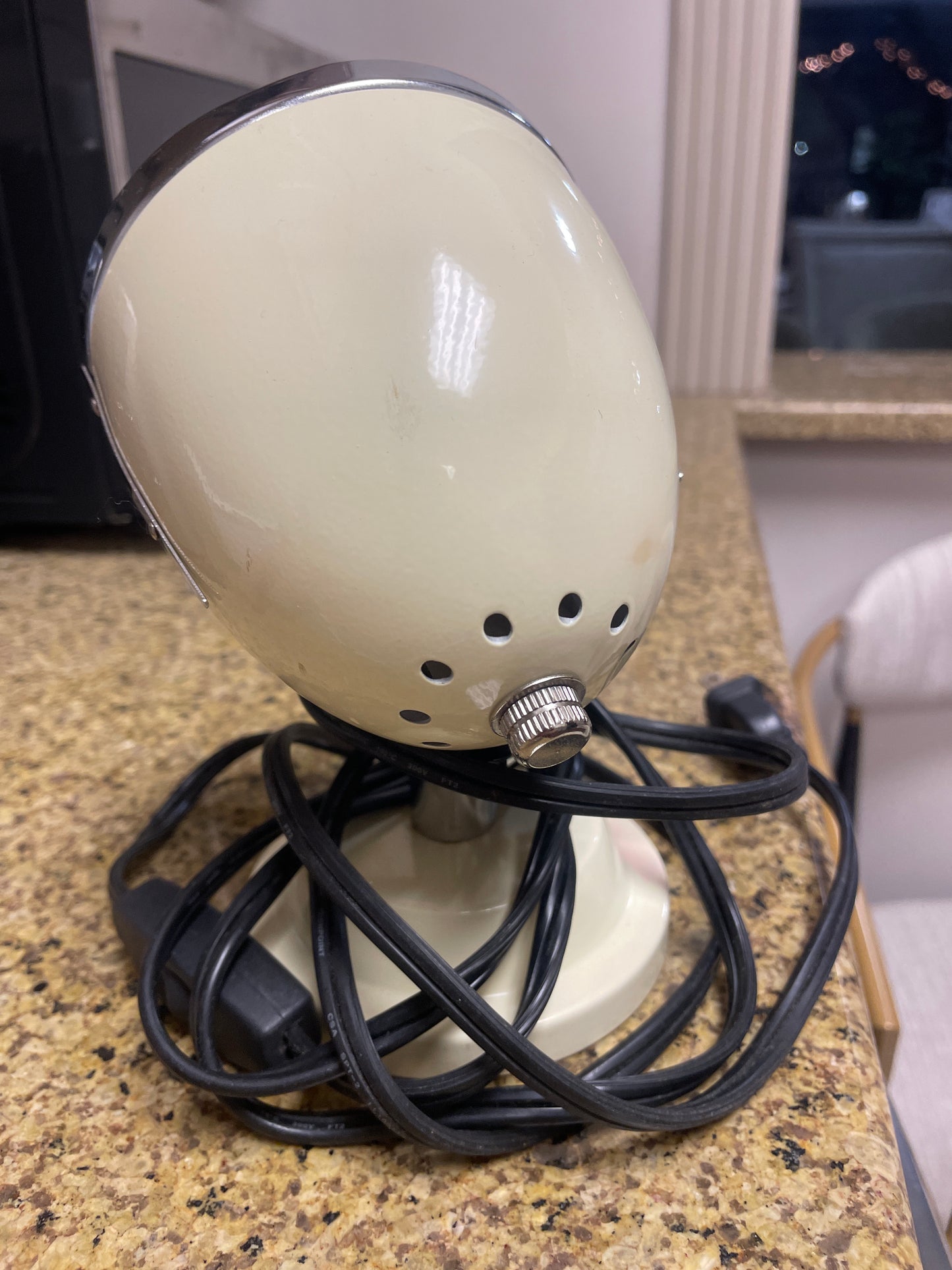 Little vintage art deco portable desk light💡