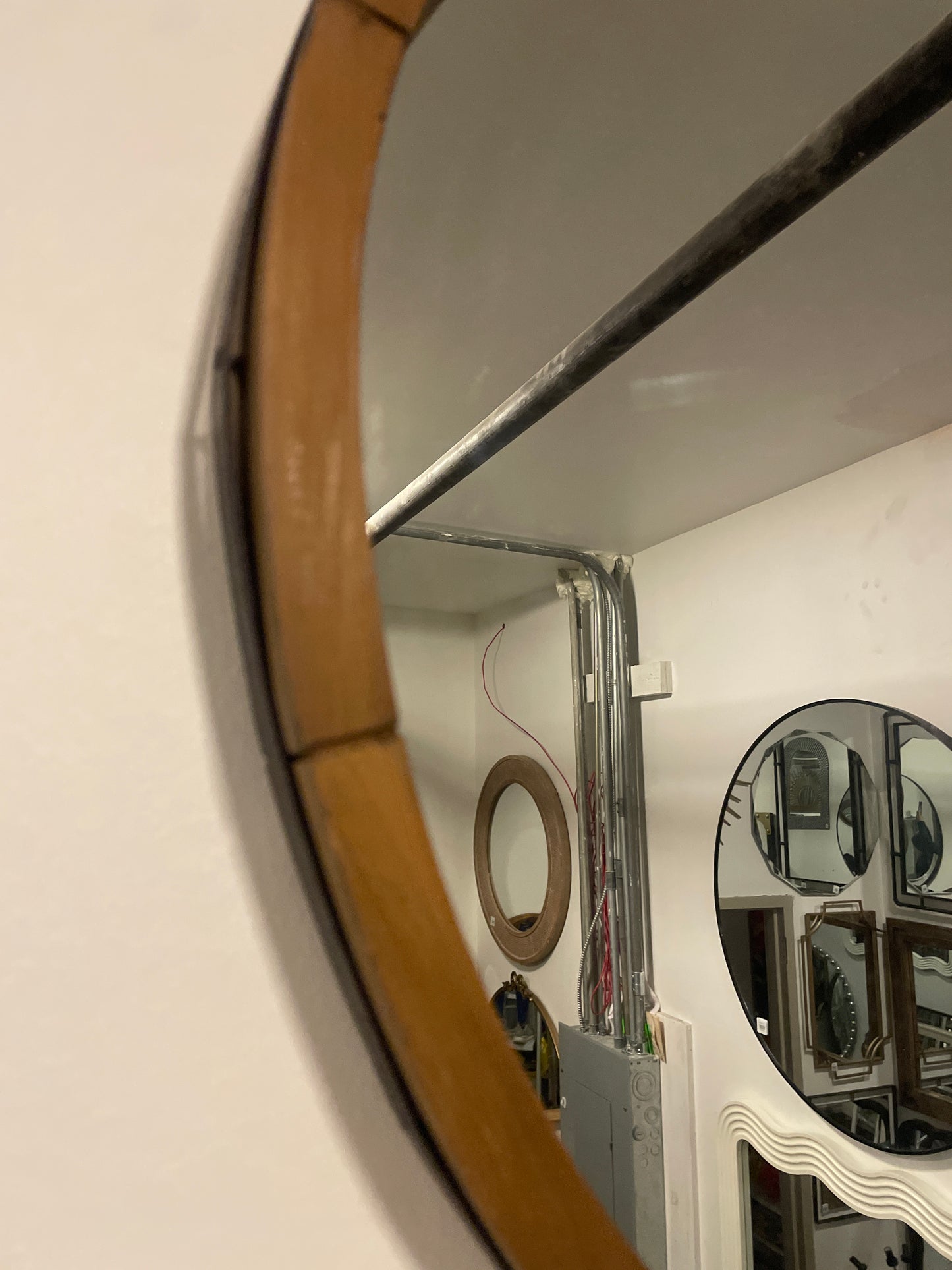 Rustic round wood metal mirror 🤎