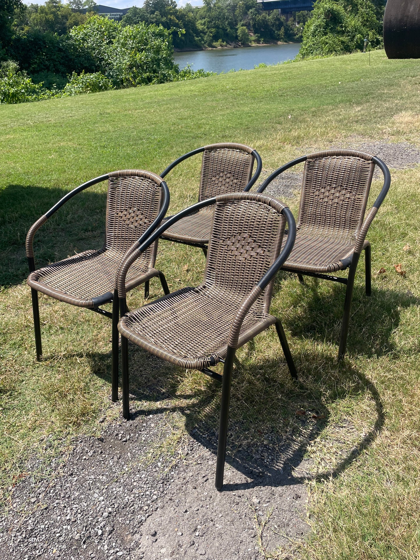 4 wicker & metal patio chairs 🪴🍹